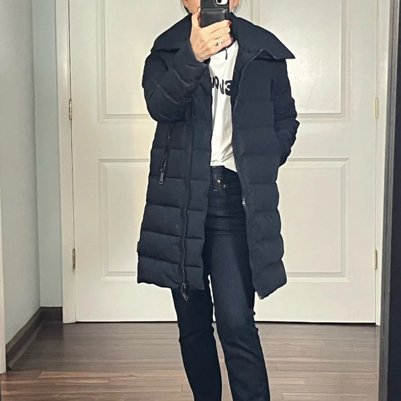 Moncler Navy down puffer coat size 00